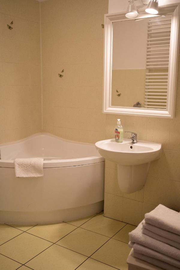 Kolory Guest House Cracovia Esterno foto