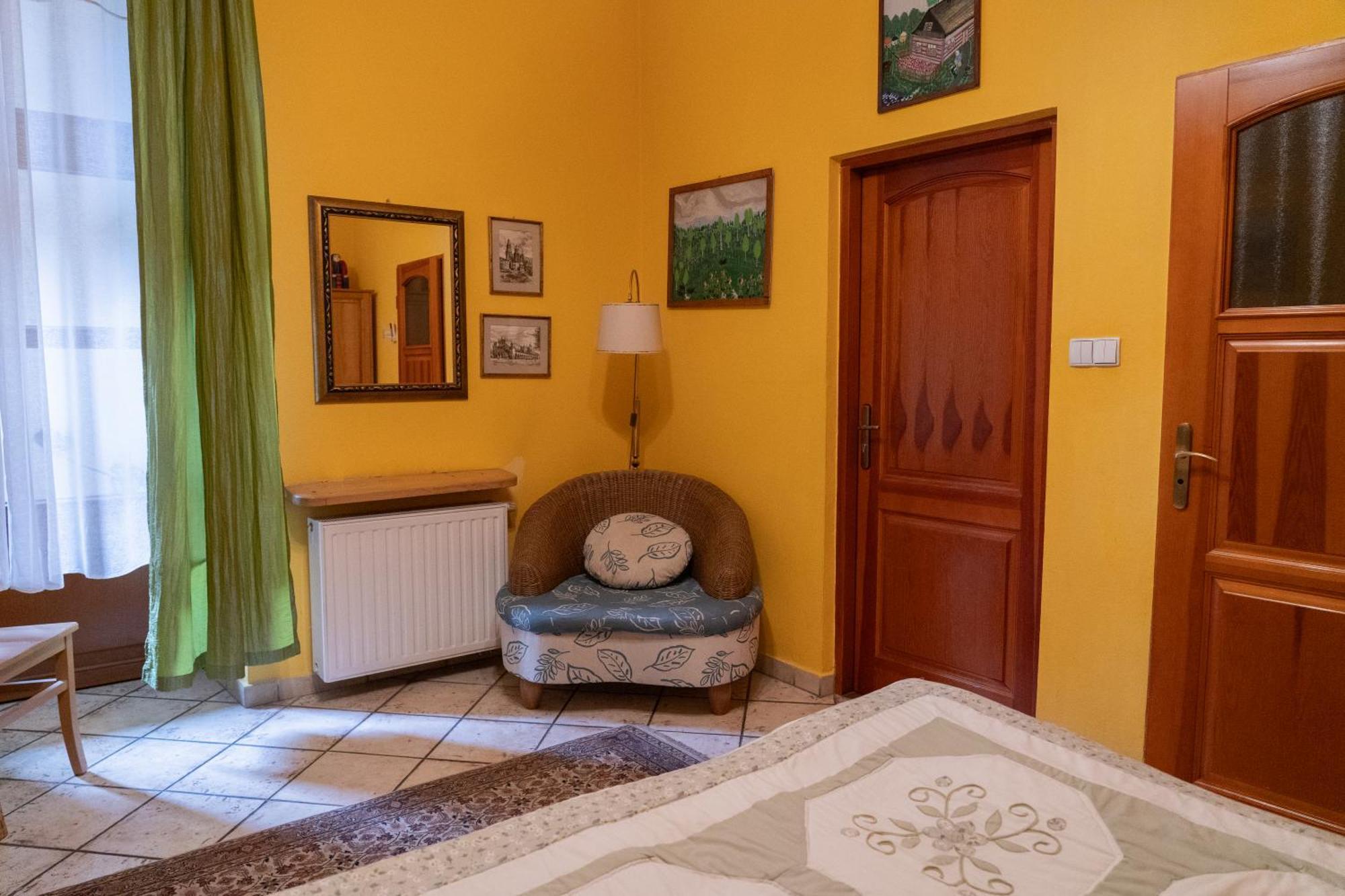 Kolory Guest House Cracovia Esterno foto