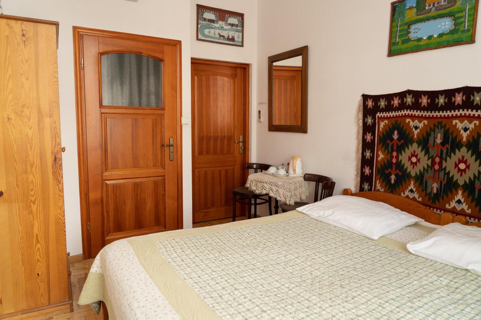 Kolory Guest House Cracovia Esterno foto