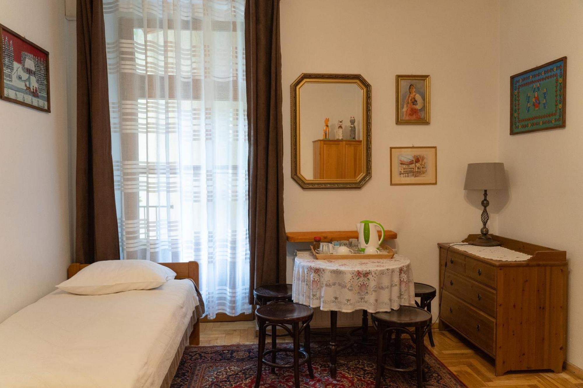 Kolory Guest House Cracovia Esterno foto